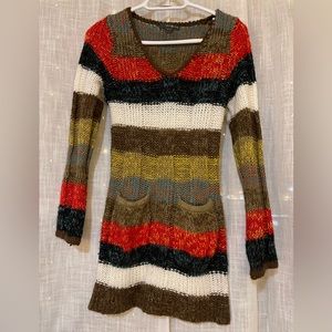 Twenty One knitted sweater dress with 2 front pockets.
